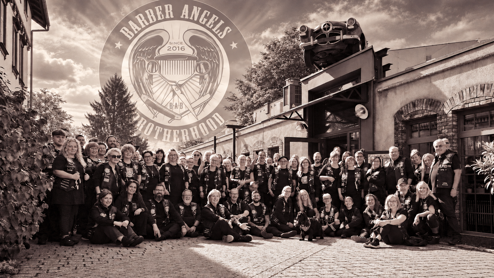 Barber Angels vor historischer Werkstatt 2016 - 10 Jahre Barber Angels brotherhood
